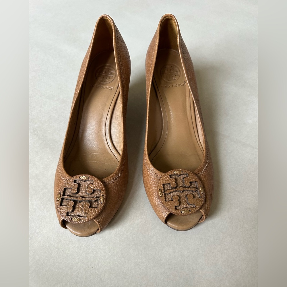 Tory Burch peep toe wedge tan leather sz 7.5/8